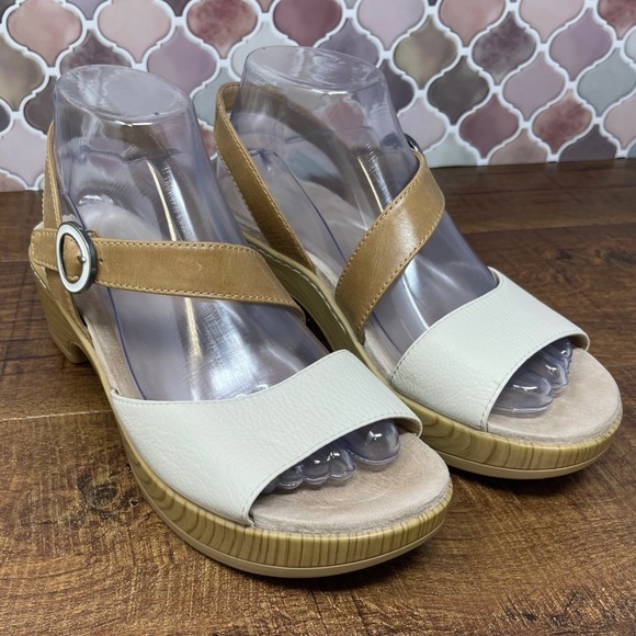 Dansko Leather Marjory Asymmetrical Strap Heeled Sandals Ivory/Tan EU37/US 6.5/7 - Picture 3 of 16